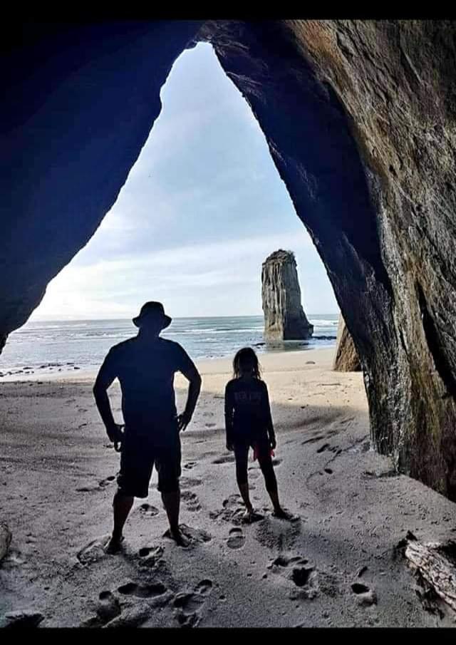 ホテル The Hole In The Rock Yurt Cape Foulwind エクステリア 写真
